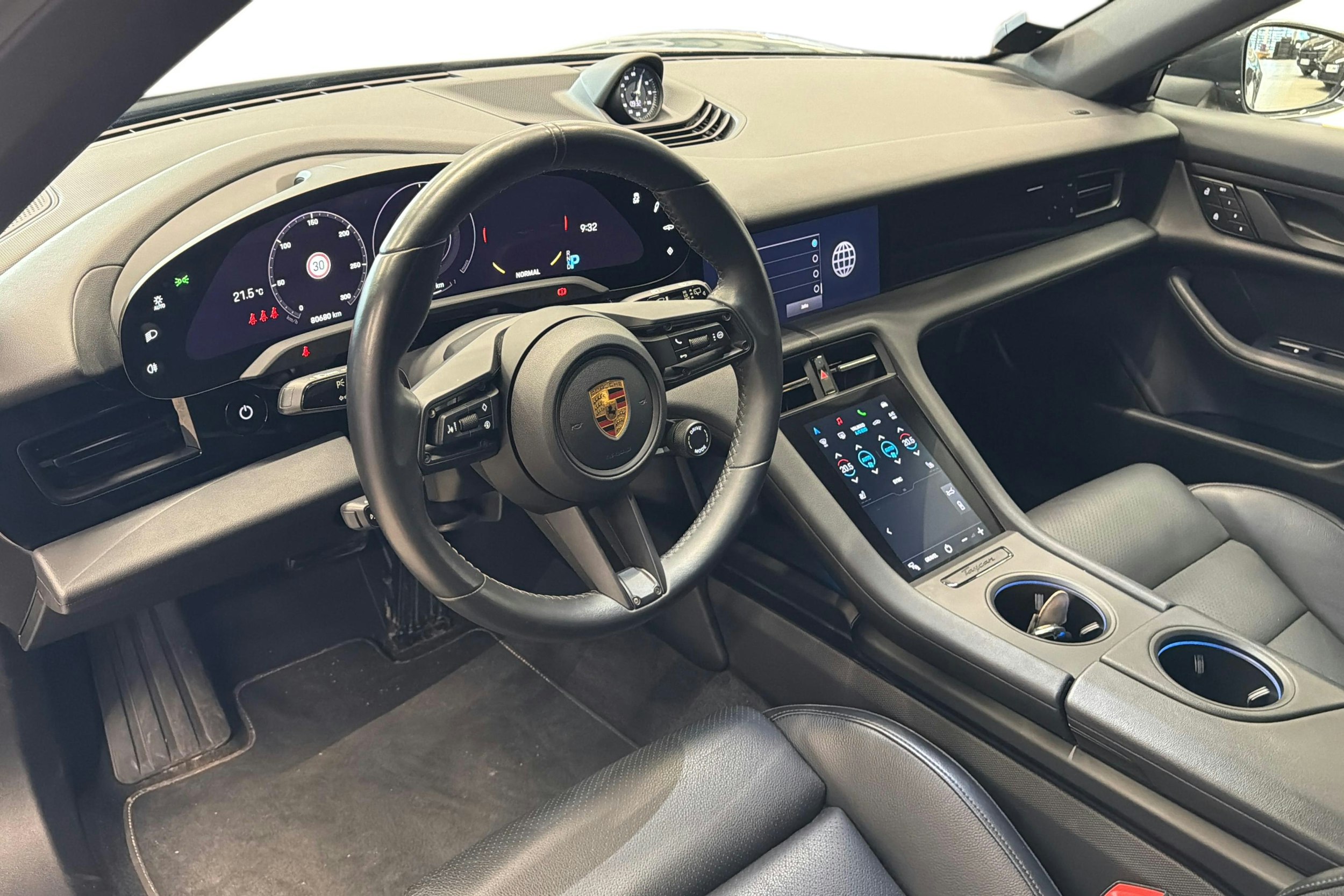 met. Harmaa Porsche Taycan 2023 kuva 7.