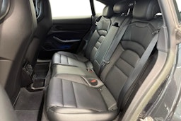 met. Harmaa Porsche Taycan 2023 kuva 9.