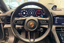 met. Harmaa Porsche Taycan 2023 kuva 17.