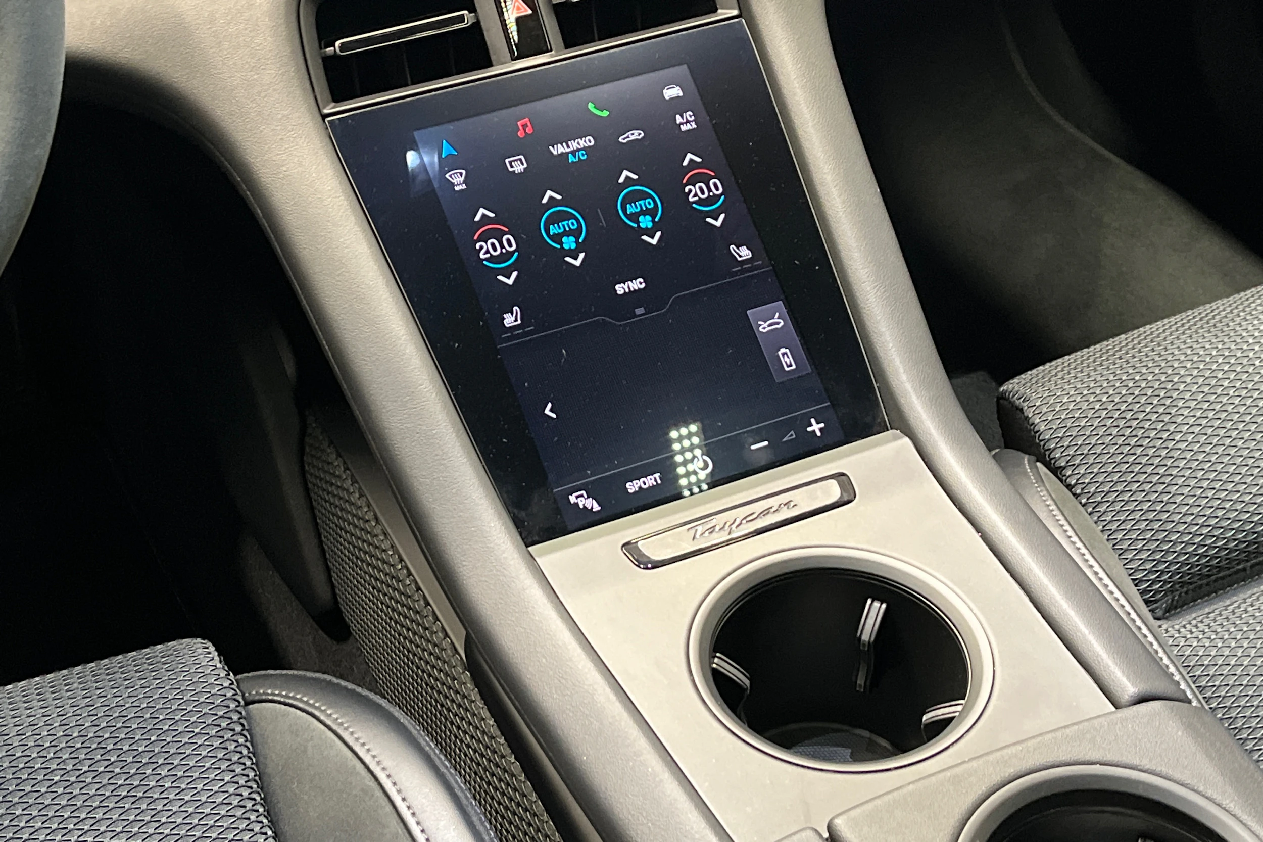 Porsche Taycan 2023 kuva 10.