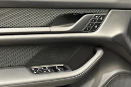 Porsche Taycan 2023 kuva 17.