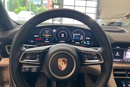 met. Ruskea (beige) Porsche Taycan 2023 kuva 10.