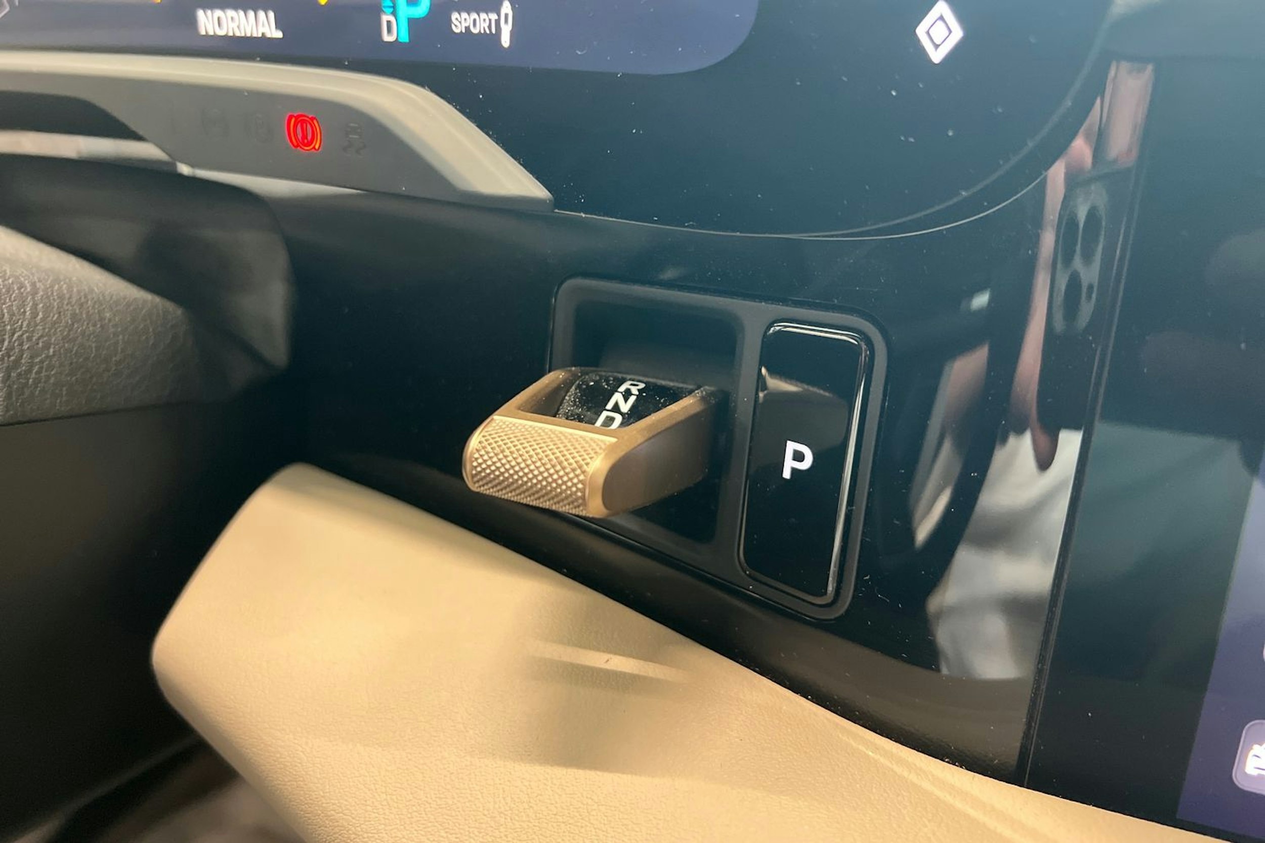 met. Ruskea (beige) Porsche Taycan 2023 kuva 12.