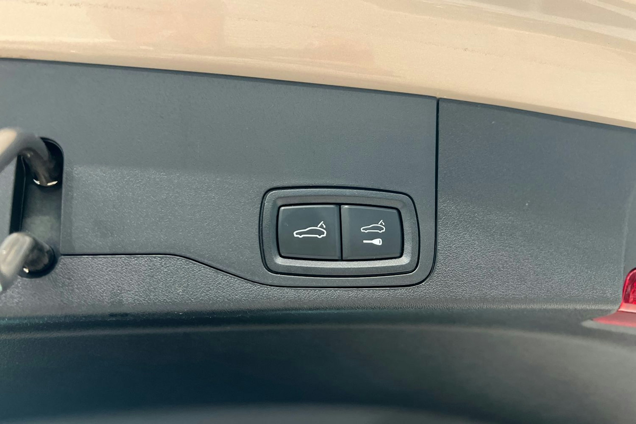 met. Ruskea (beige) Porsche Taycan 2023 kuva 14.