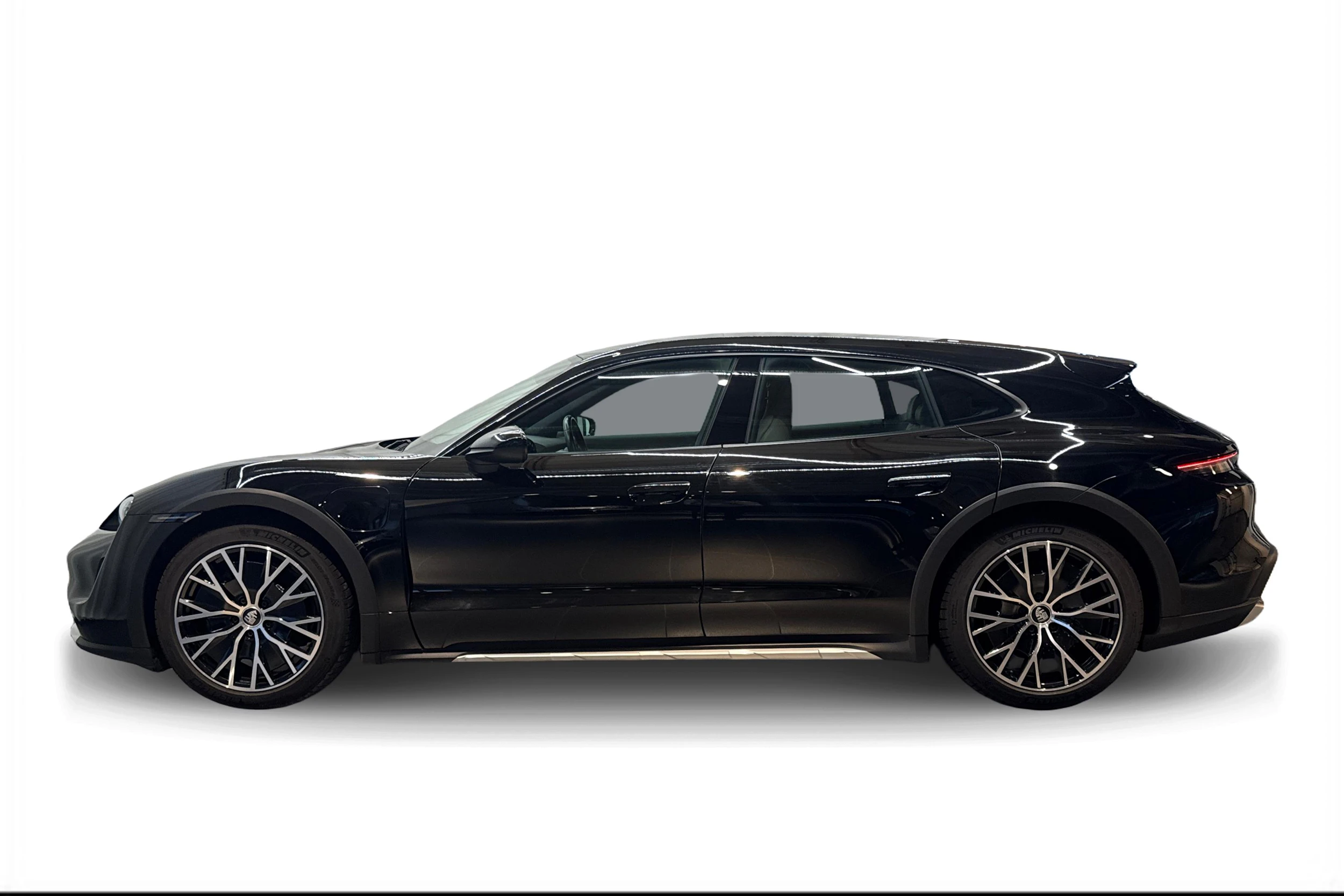 musta Porsche Taycan 2023 kuva 5.