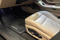 musta Porsche Taycan 2023 kuva 10.