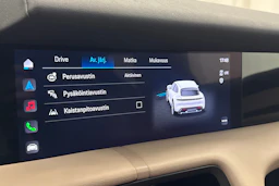 musta Porsche Taycan 2023 kuva 13.