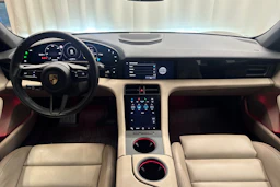 musta Porsche Taycan 2023 kuva 16.
