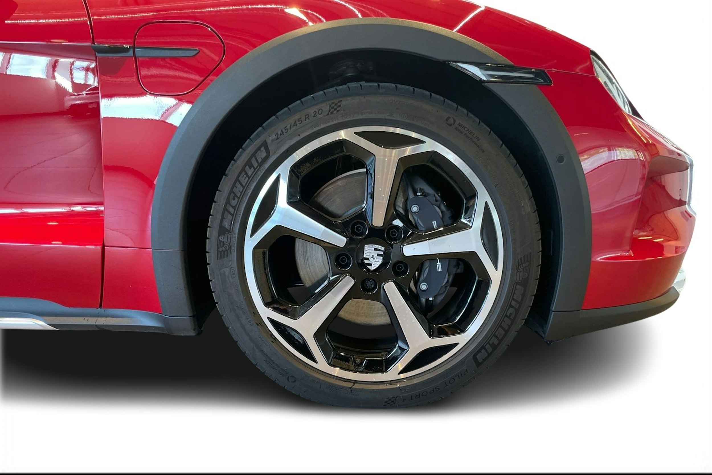punainen Porsche Taycan 2024 kuva 9.