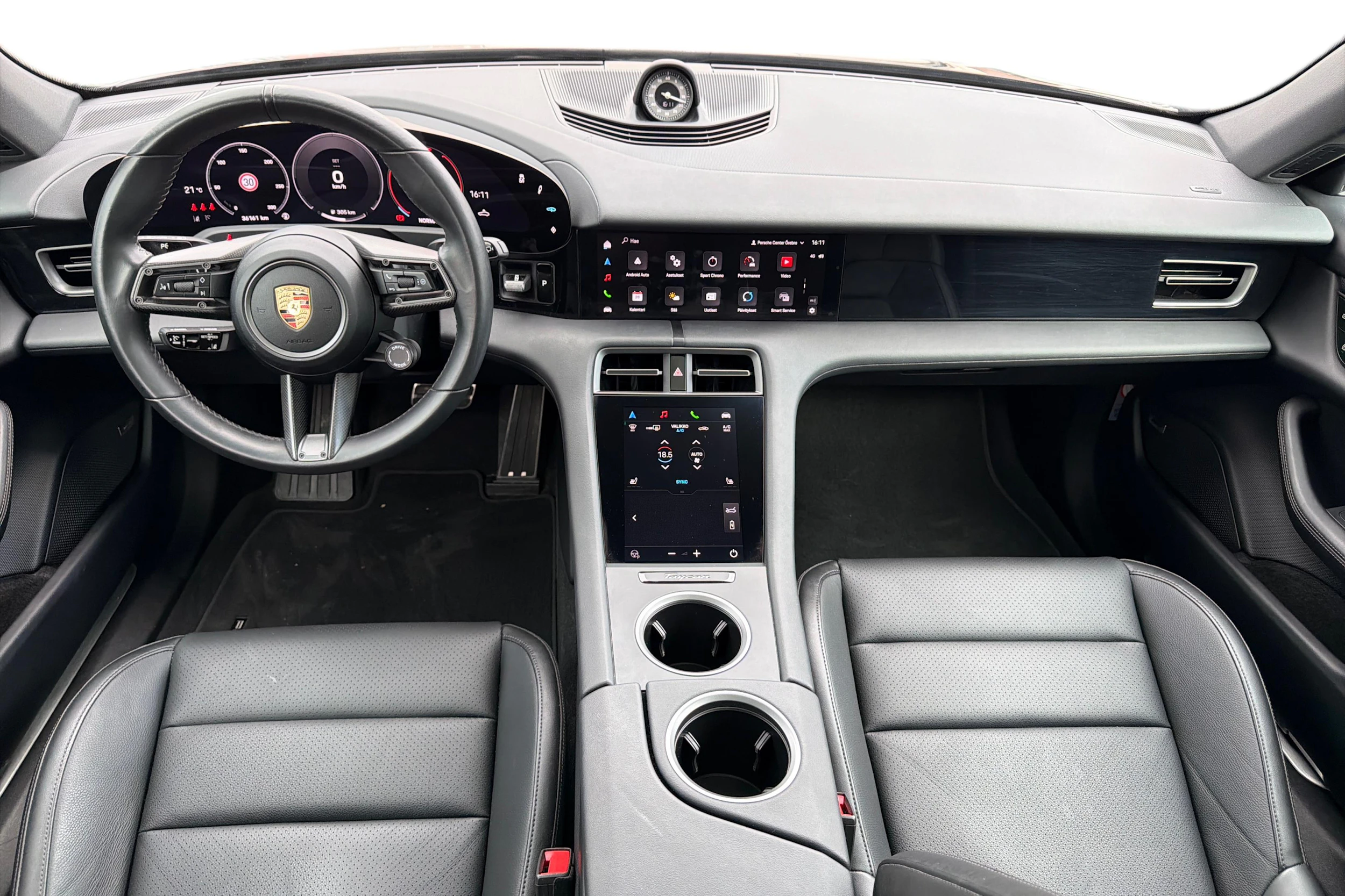 musta Porsche Taycan 2024 kuva 7.