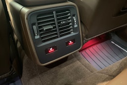 Ruskea (beige) Porsche Taycan 2024 kuva 20.