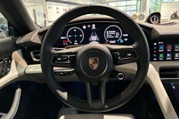 musta Porsche Taycan 2024 kuva 15.