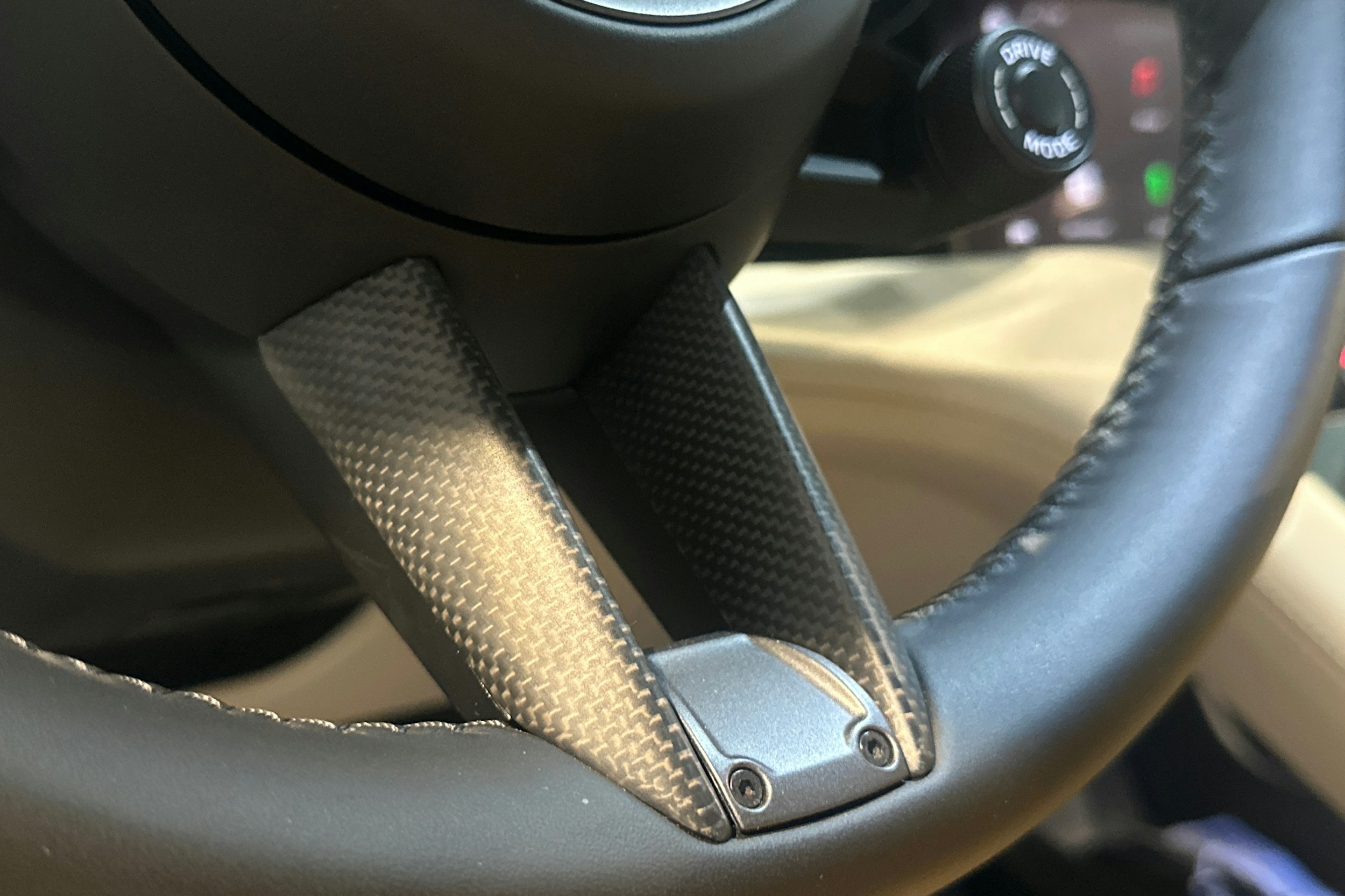 musta Porsche Taycan 2024 kuva 23.