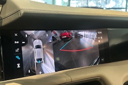 musta Porsche Taycan 2024 kuva 25.