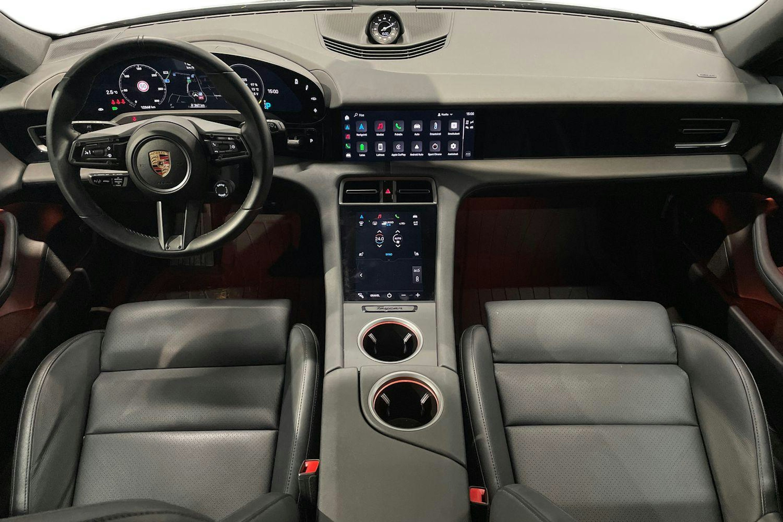 harmaa Porsche Taycan 2024 kuva 7.