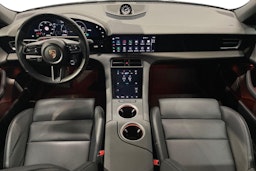 harmaa Porsche Taycan 2024 kuva 7.