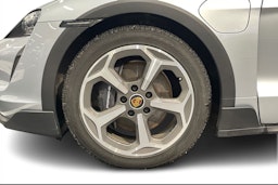 harmaa Porsche Taycan 2024 kuva 9.