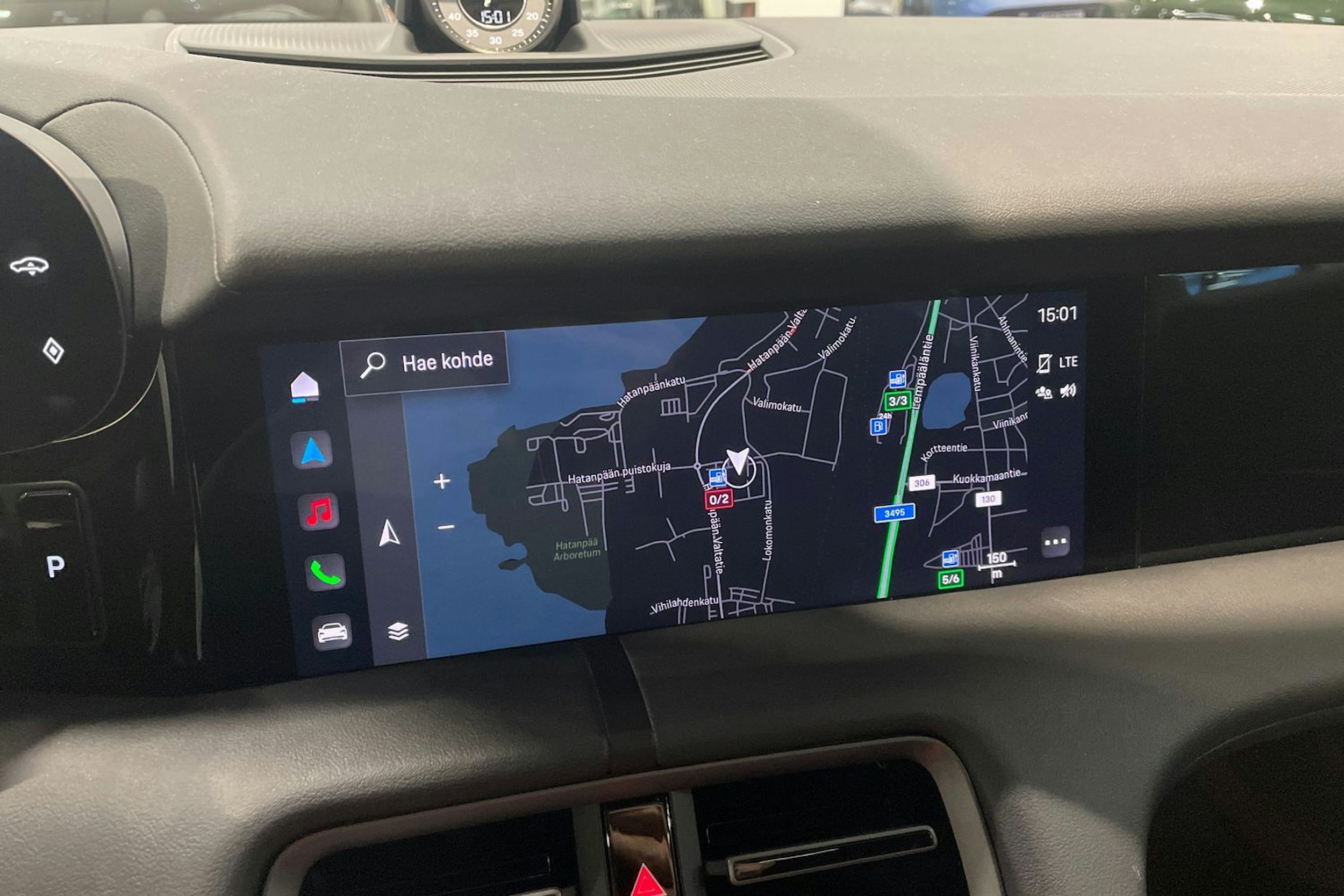 harmaa Porsche Taycan 2024 kuva 10.