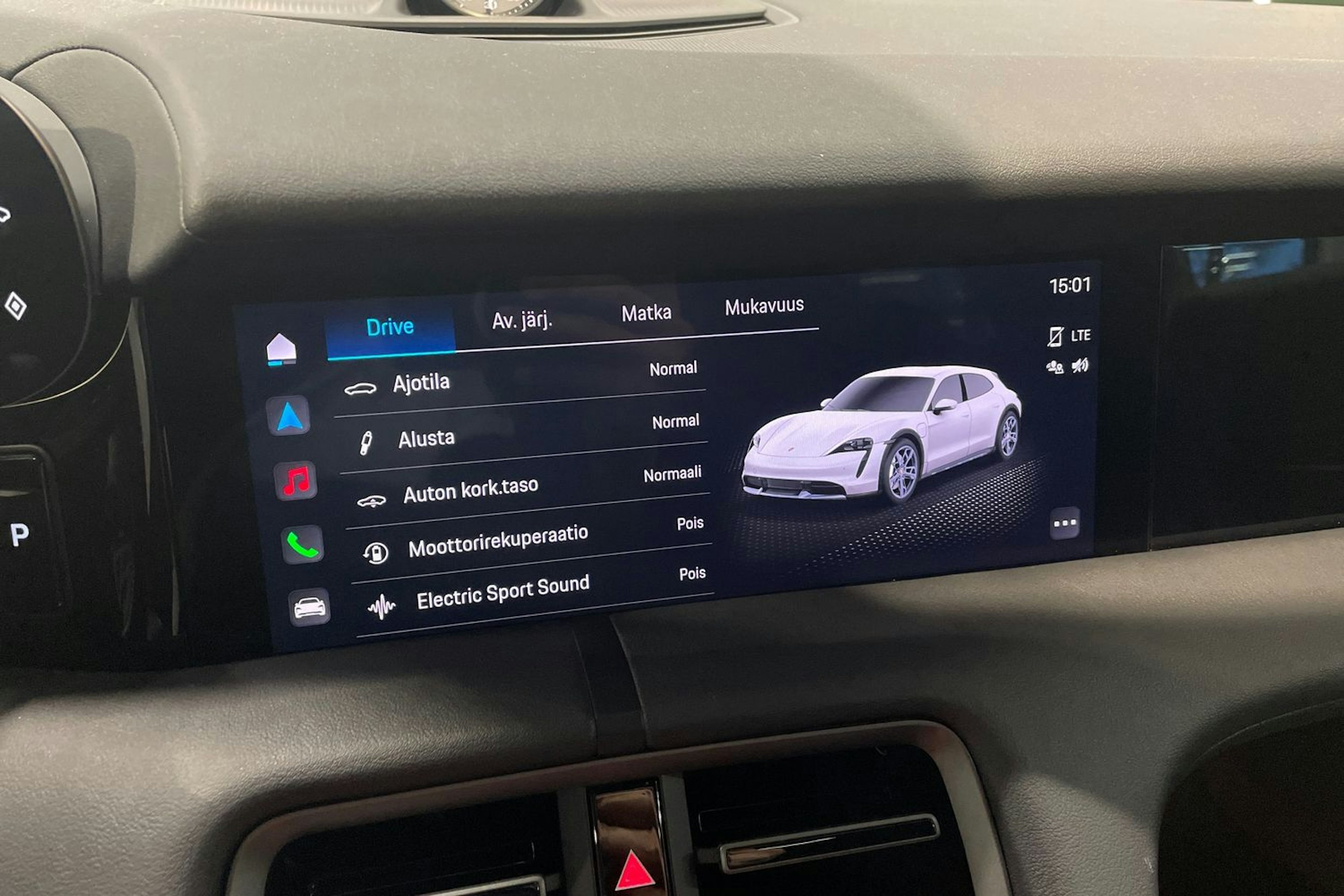 harmaa Porsche Taycan 2024 kuva 12.