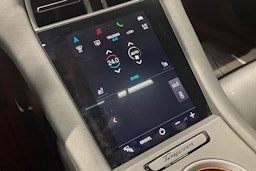 harmaa Porsche Taycan 2024 kuva 15.