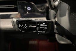 harmaa Porsche Taycan 2024 kuva 16.