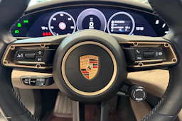 vihreä Porsche Taycan 2024 kuva 10.