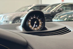vihreä Porsche Taycan 2024 kuva 15.