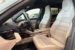 vihreä Porsche Taycan 2024 kuva 18.
