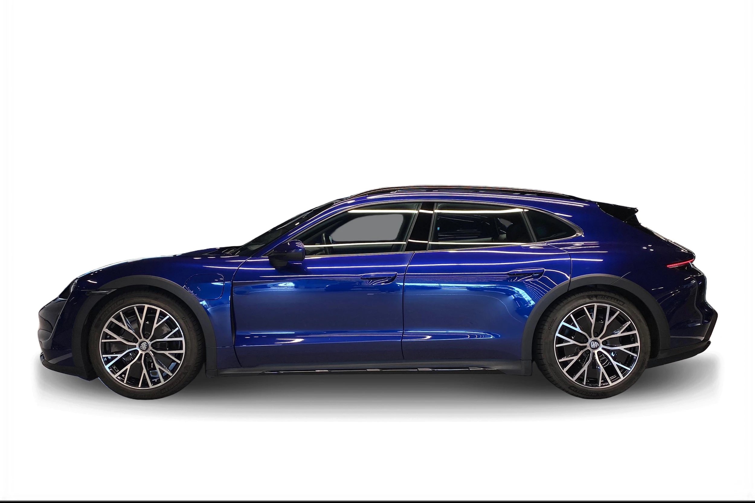 met. sininen Porsche Taycan 2024 kuva 5.