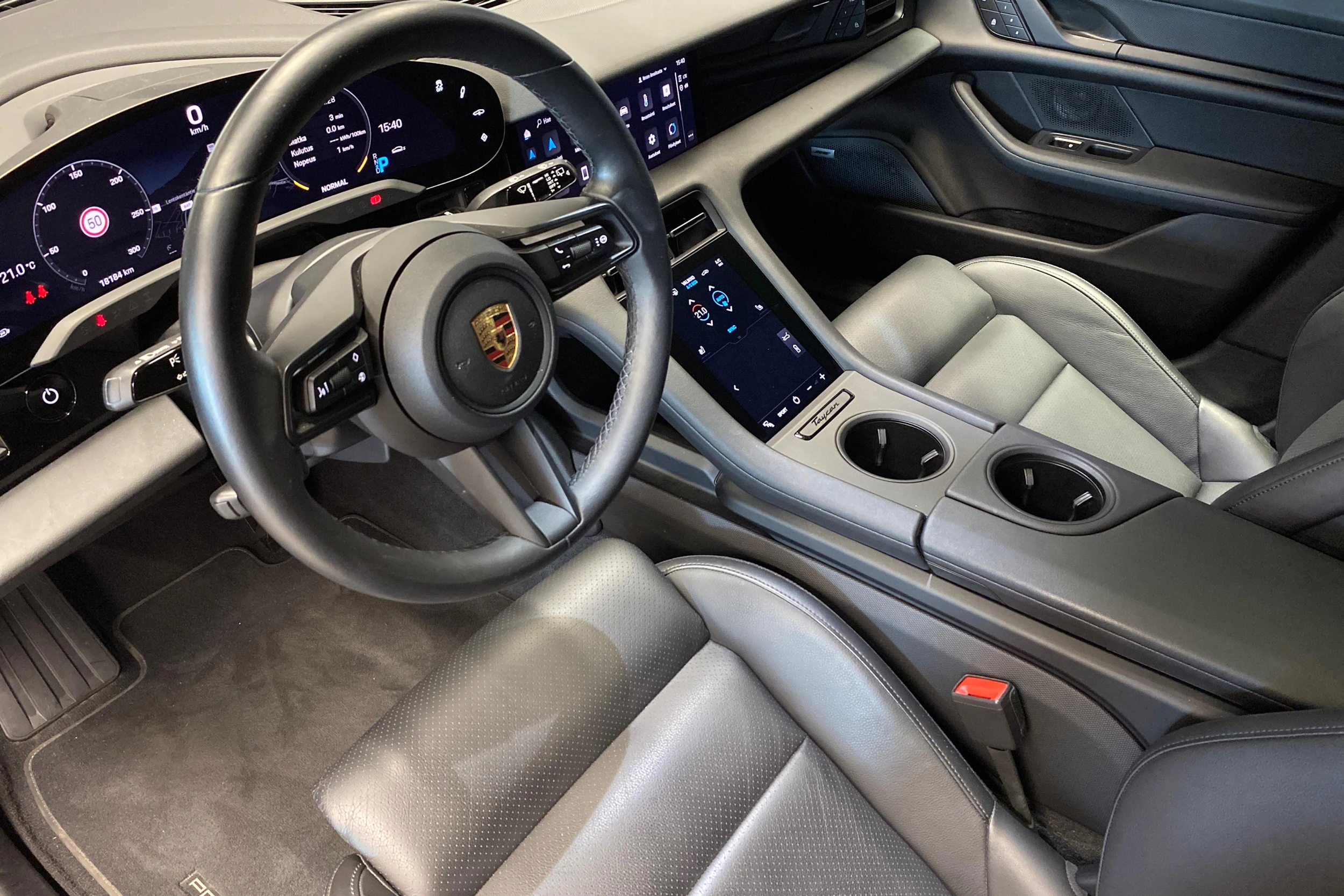met. sininen Porsche Taycan 2024 kuva 6.