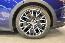 met. sininen Porsche Taycan 2024 kuva 10.
