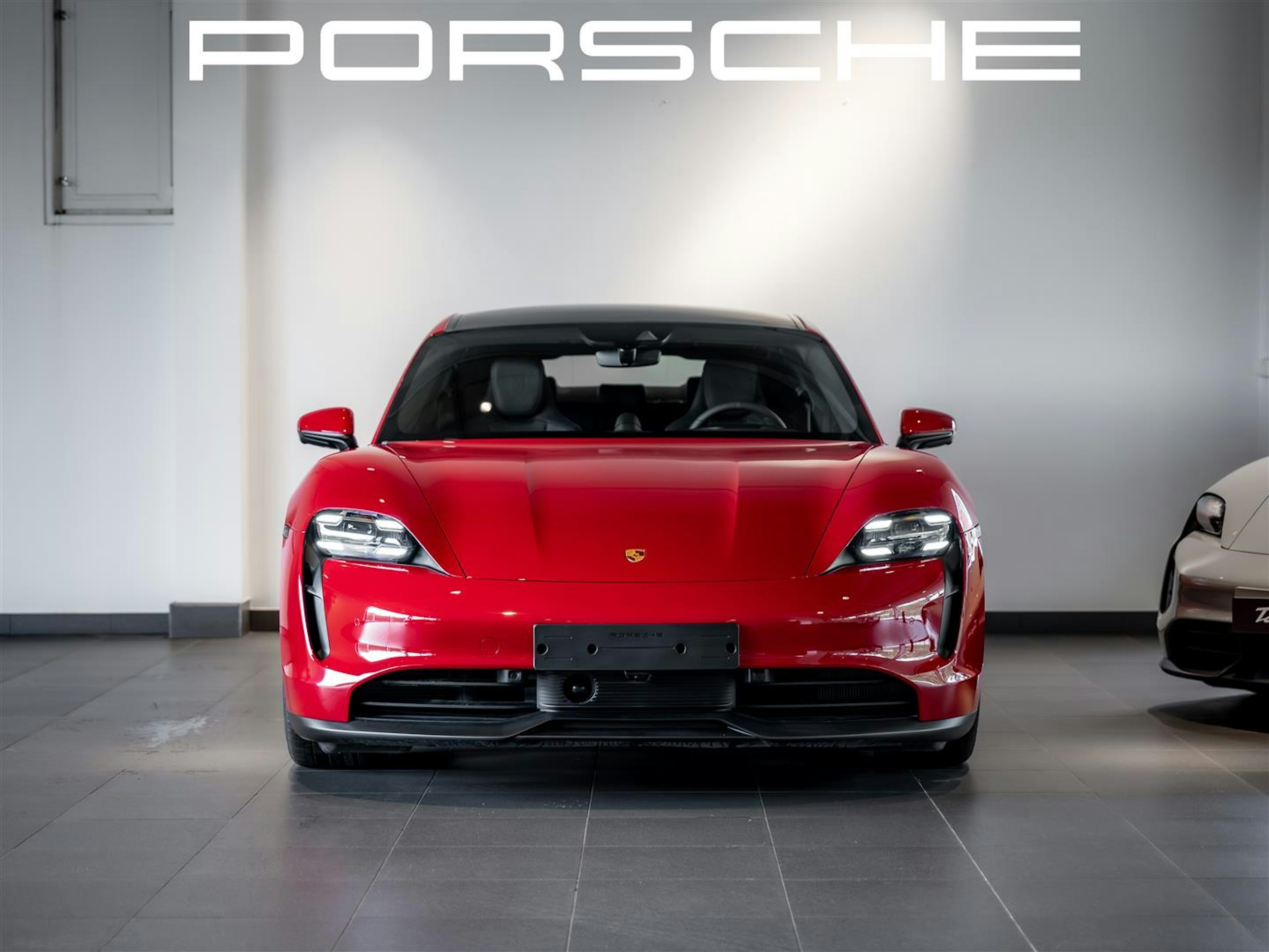 punainen Porsche Taycan 2024 kuva 2.