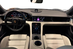 sininen Porsche Taycan 2023 kuva 7.