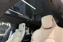 sininen Porsche Taycan 2023 kuva 14.