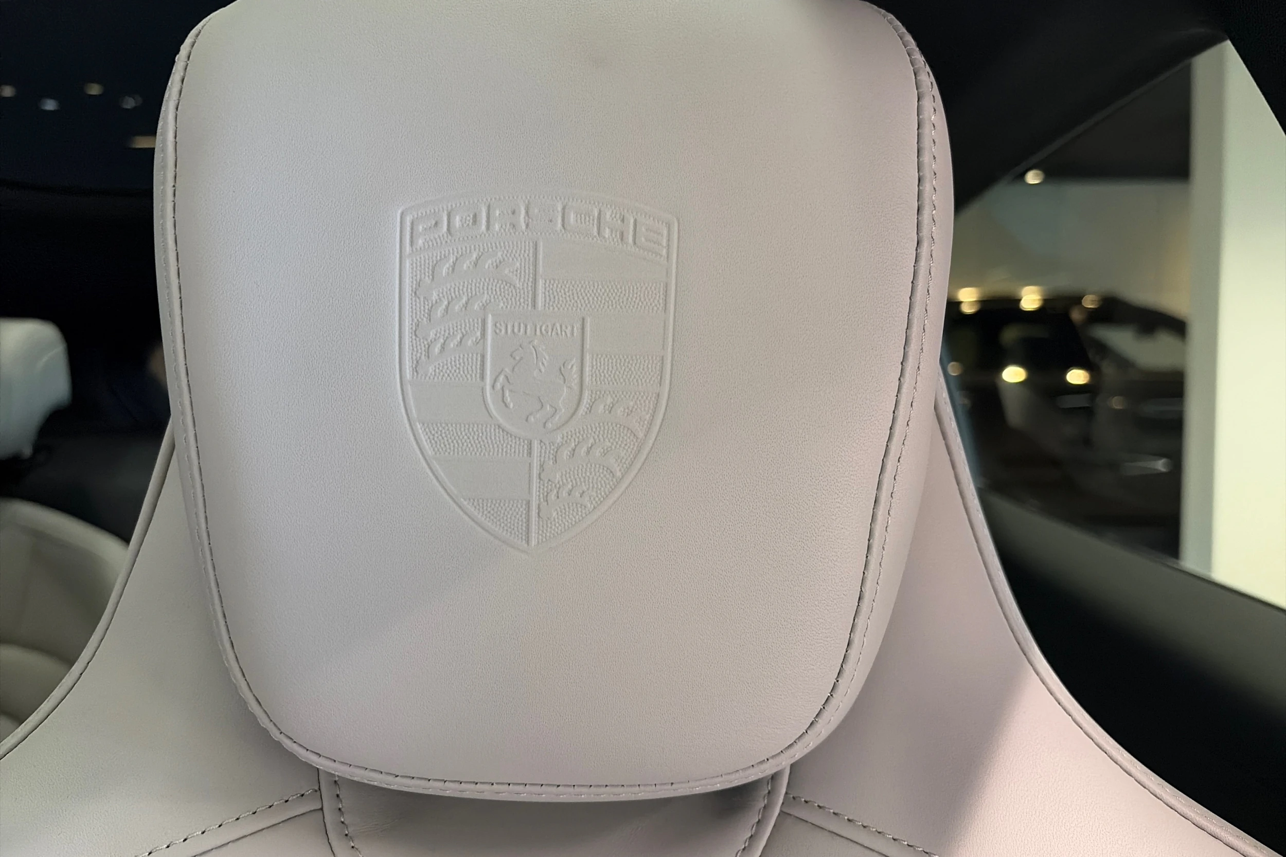 sininen Porsche Taycan 2023 kuva 15.