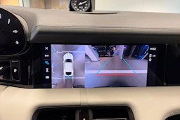 sininen Porsche Taycan 2023 kuva 18.