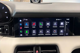 sininen Porsche Taycan 2023 kuva 19.