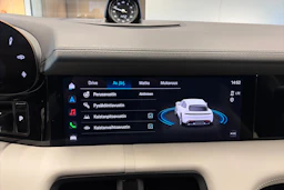 sininen Porsche Taycan 2023 kuva 21.