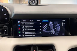 sininen Porsche Taycan 2023 kuva 22.