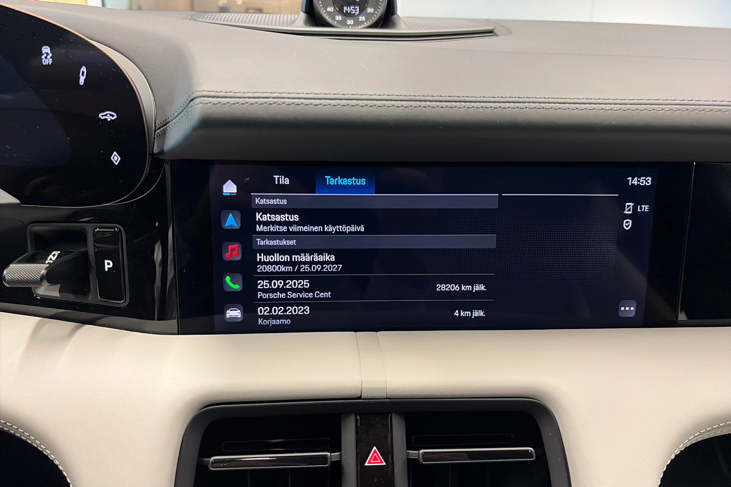 sininen Porsche Taycan 2023 kuva 23.