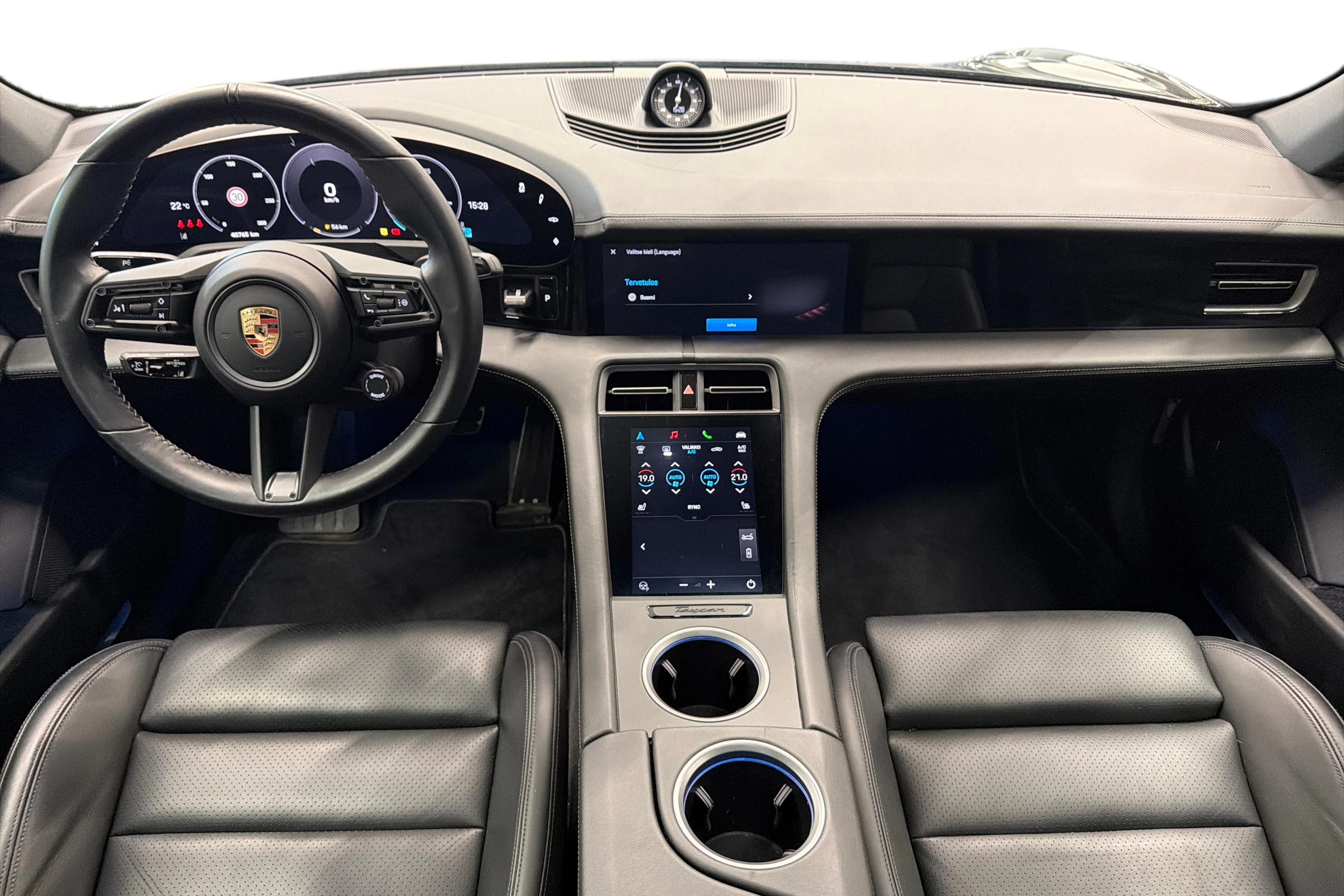 musta Porsche Taycan 2024 kuva 7.