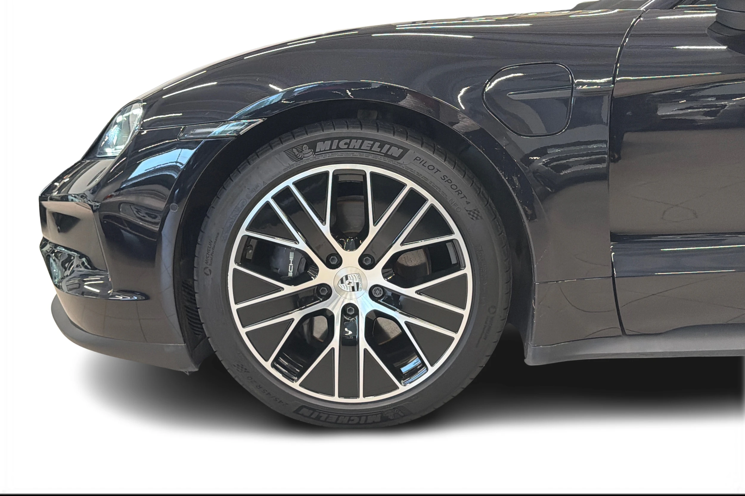 musta Porsche Taycan 2024 kuva 8.