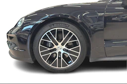 musta Porsche Taycan 2024 kuva 8.