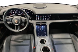 sininen Porsche Taycan 2024 kuva 7.
