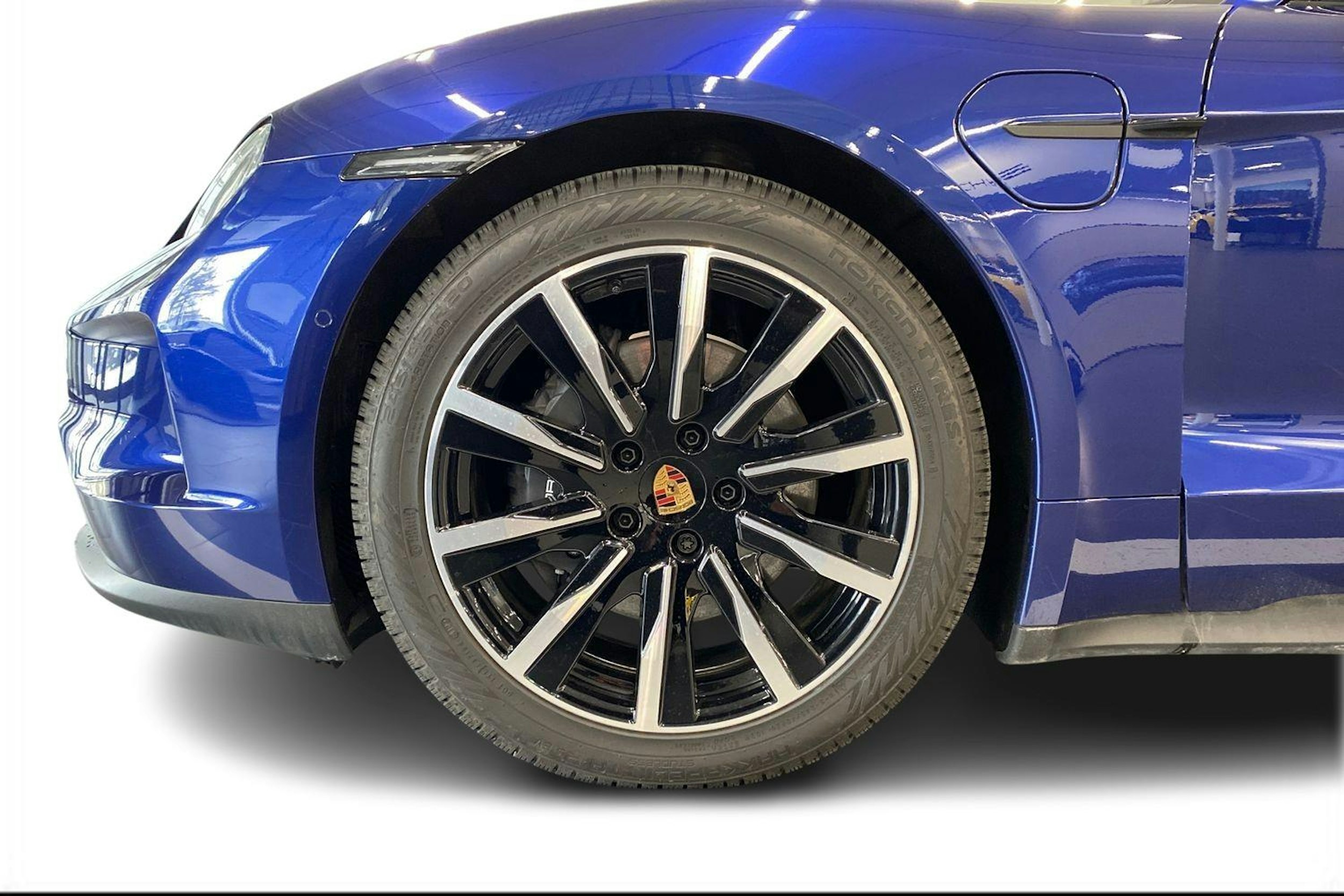 sininen Porsche Taycan 2024 kuva 9.