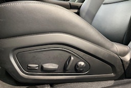 sininen Porsche Taycan 2024 kuva 10.