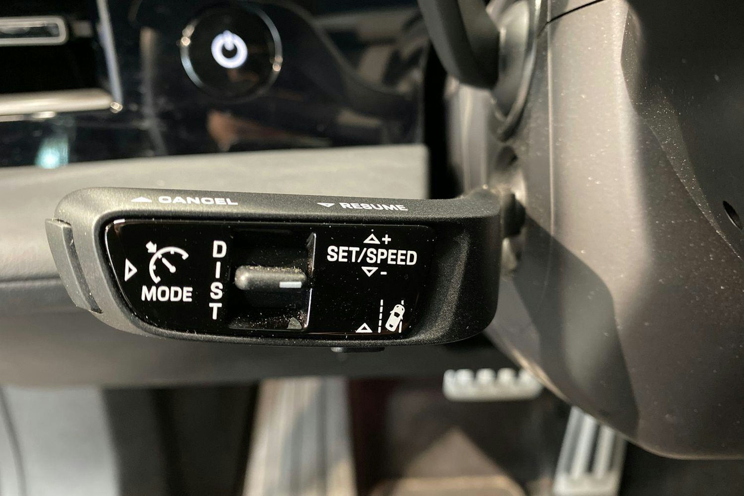 sininen Porsche Taycan 2024 kuva 11.