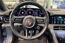 sininen Porsche Taycan 2024 kuva 12.