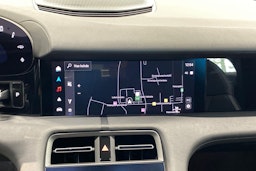 sininen Porsche Taycan 2024 kuva 15.