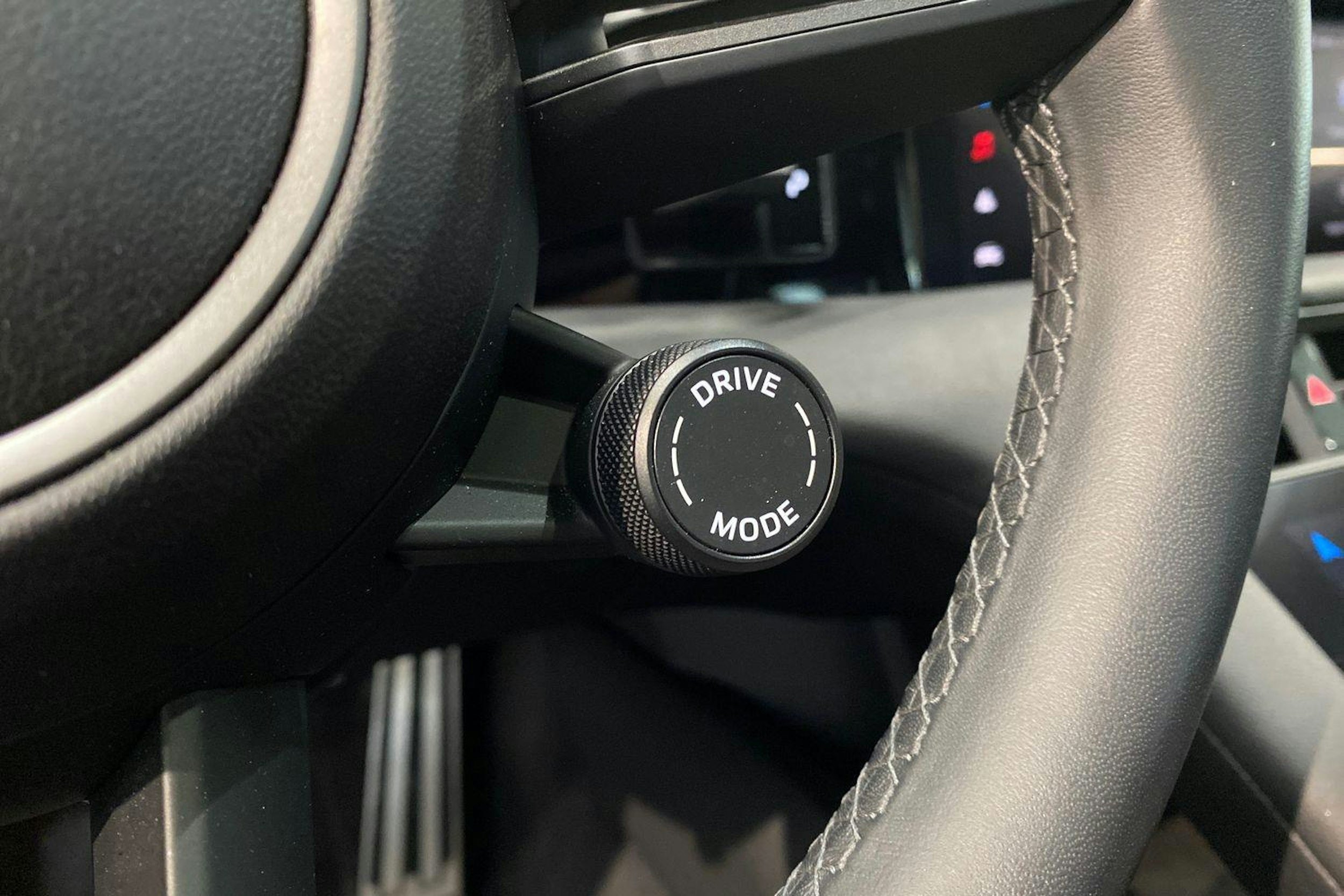 sininen Porsche Taycan 2024 kuva 16.